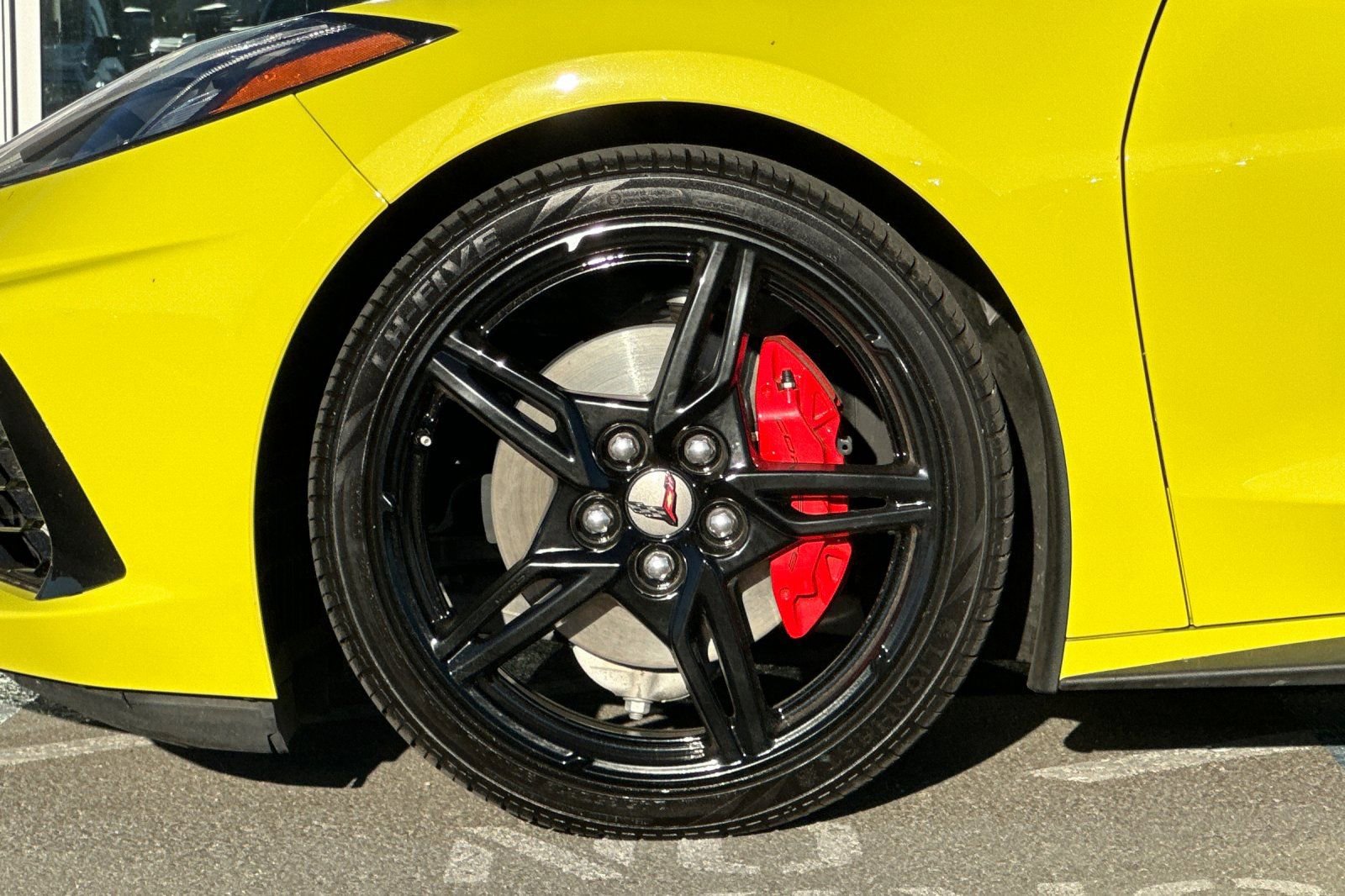 Used 2020 Chevrolet Corvette Stingray Coupe w/ Engine Appearance Package image 30