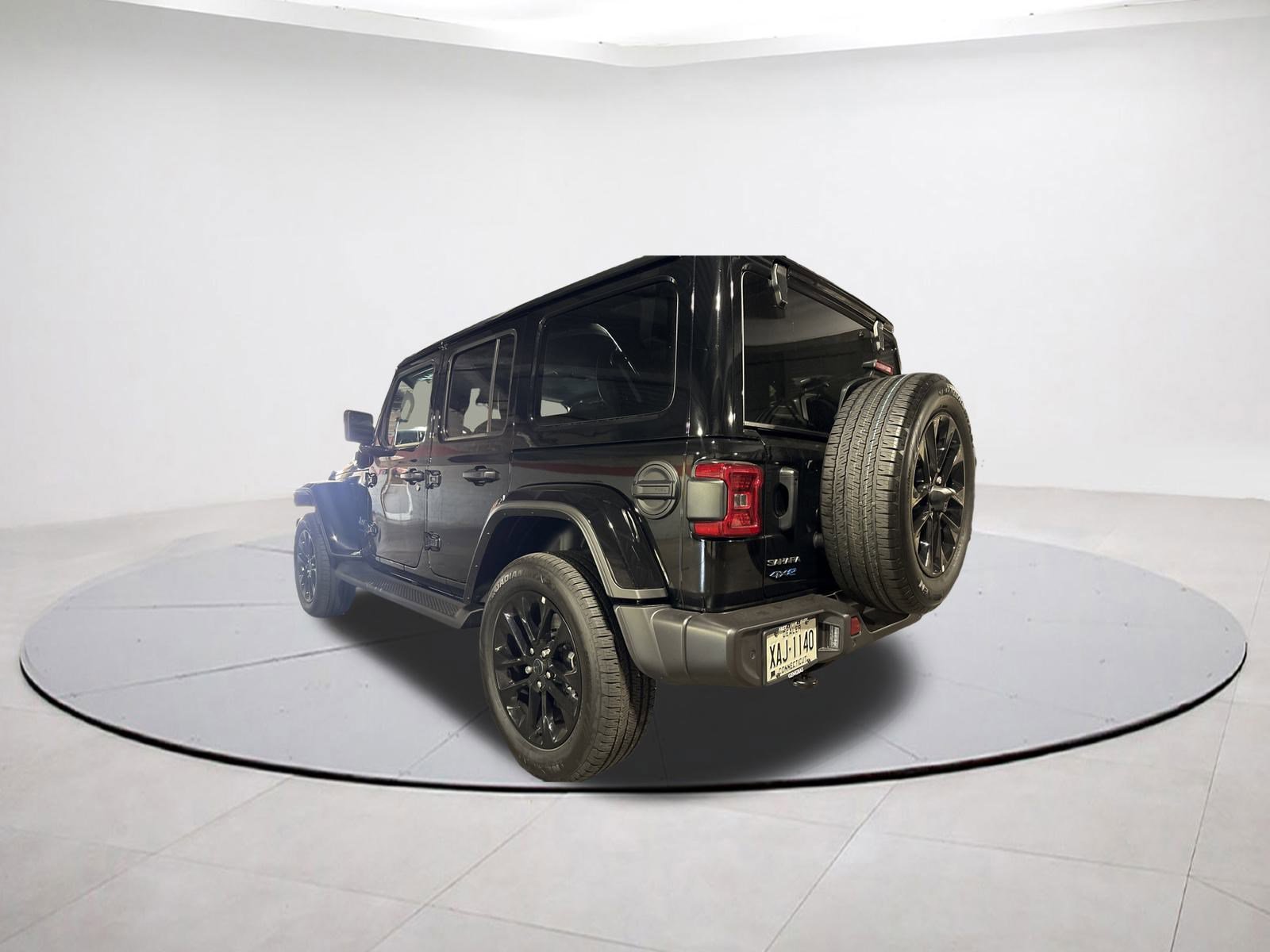 Certified 2025 Jeep Wrangler Sahara image 6