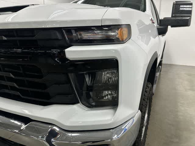 Used 2024 Chevrolet Silverado 2500 W/T w/ WT Convenience Package AWD/4WD image 29