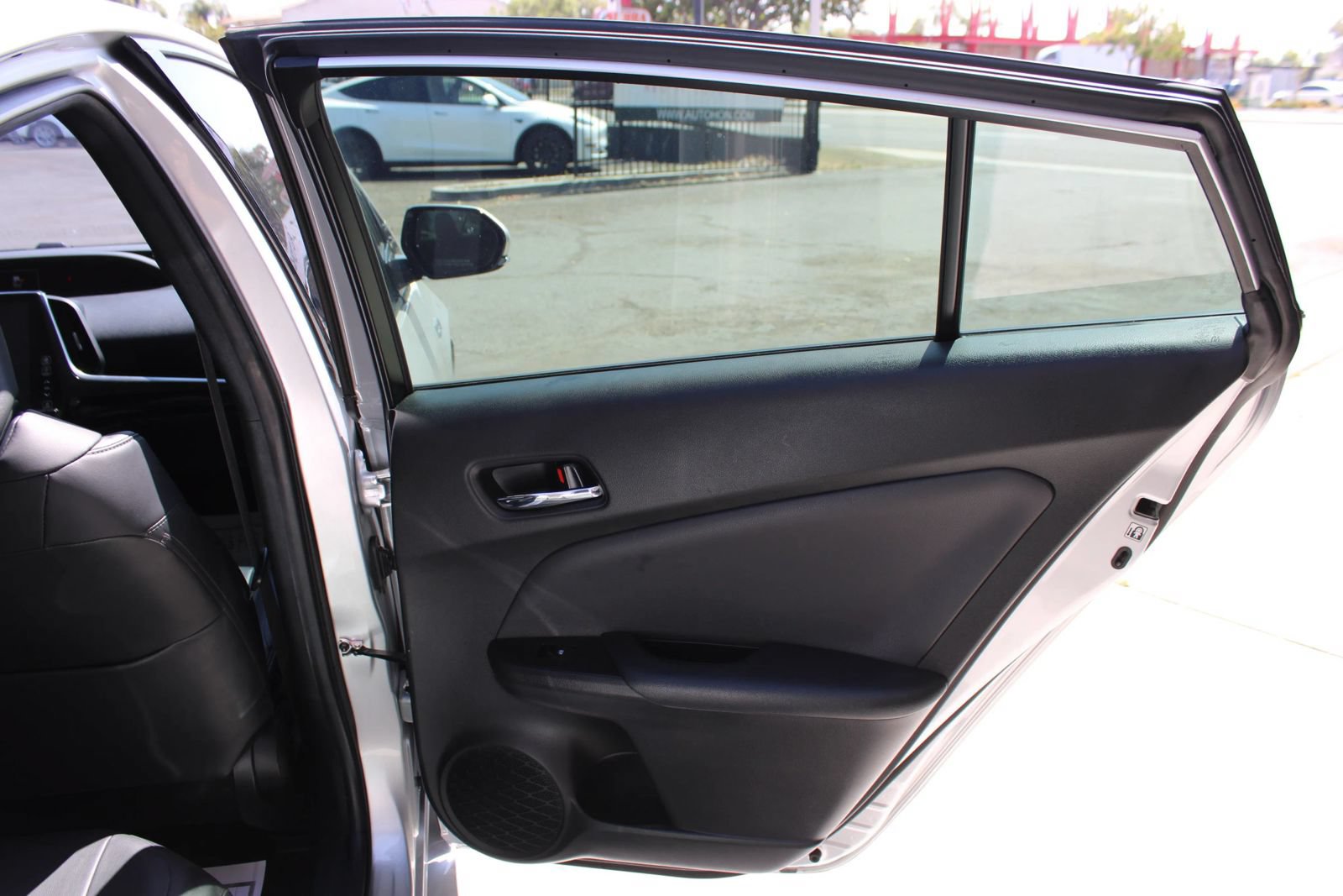 Used 2018 Toyota Prius Prime Premium FWD image 11
