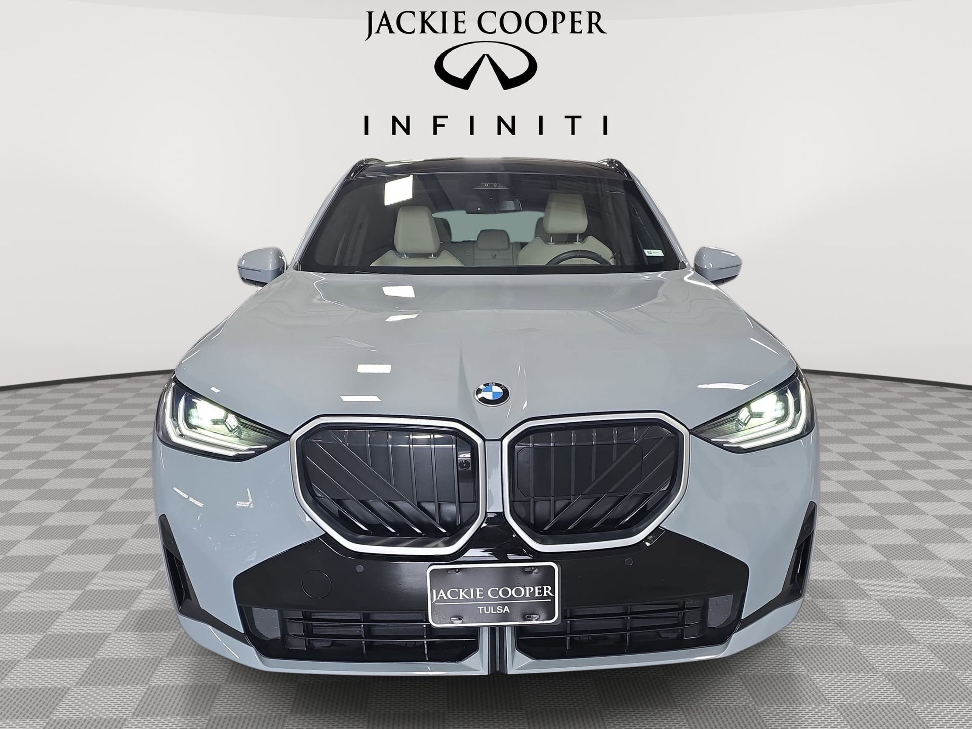 Used 2025 BMW X3 xDrive30i AWD/4WD image 2