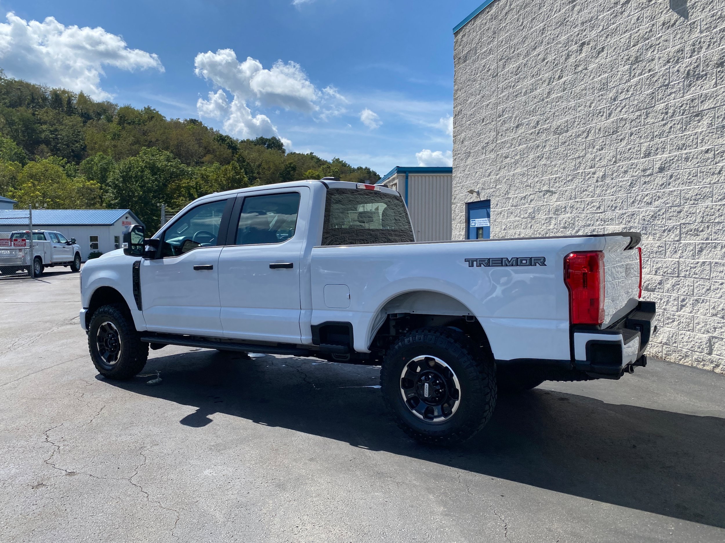 New 2027 Ford F250 XL w/ Tremor Off-Road Package AWD/4WD image 7