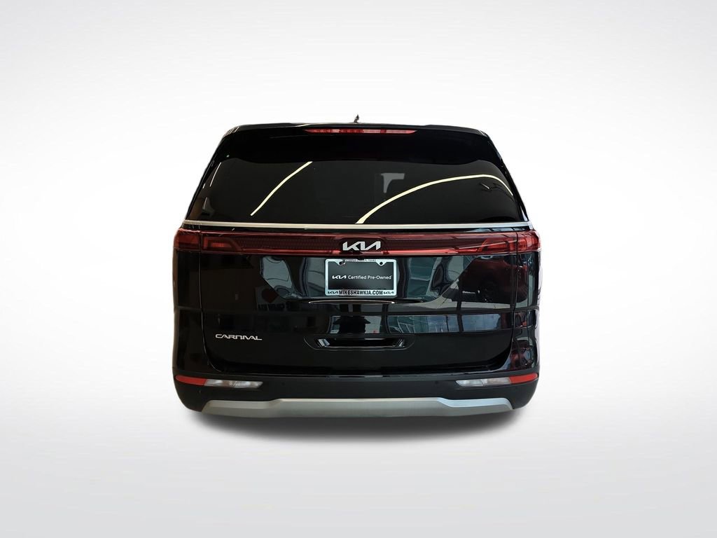 Used 2024 Kia Carnival EX image 4