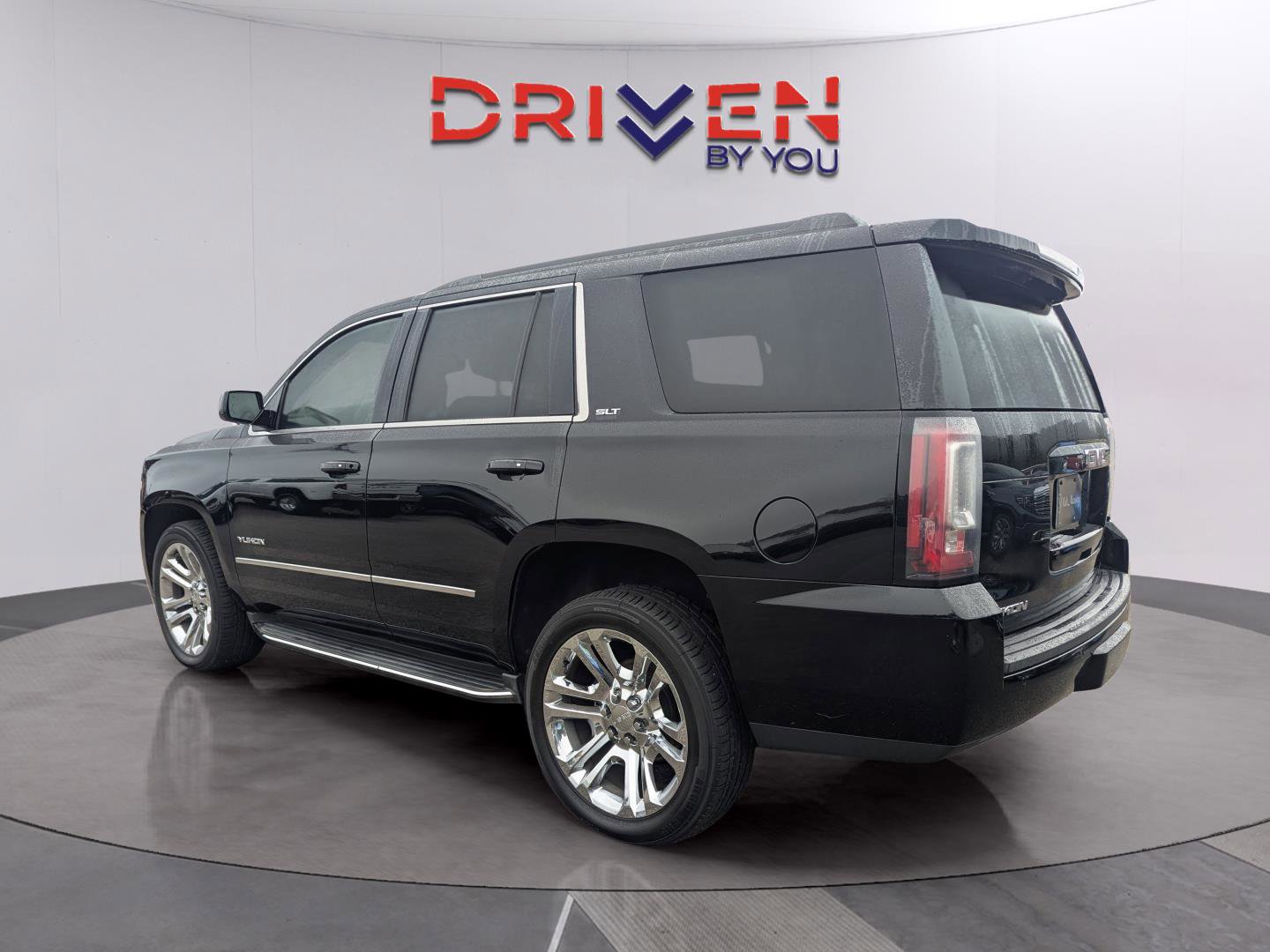 Used 2018 GMC Yukon SLT w/ Premium Edition image 3