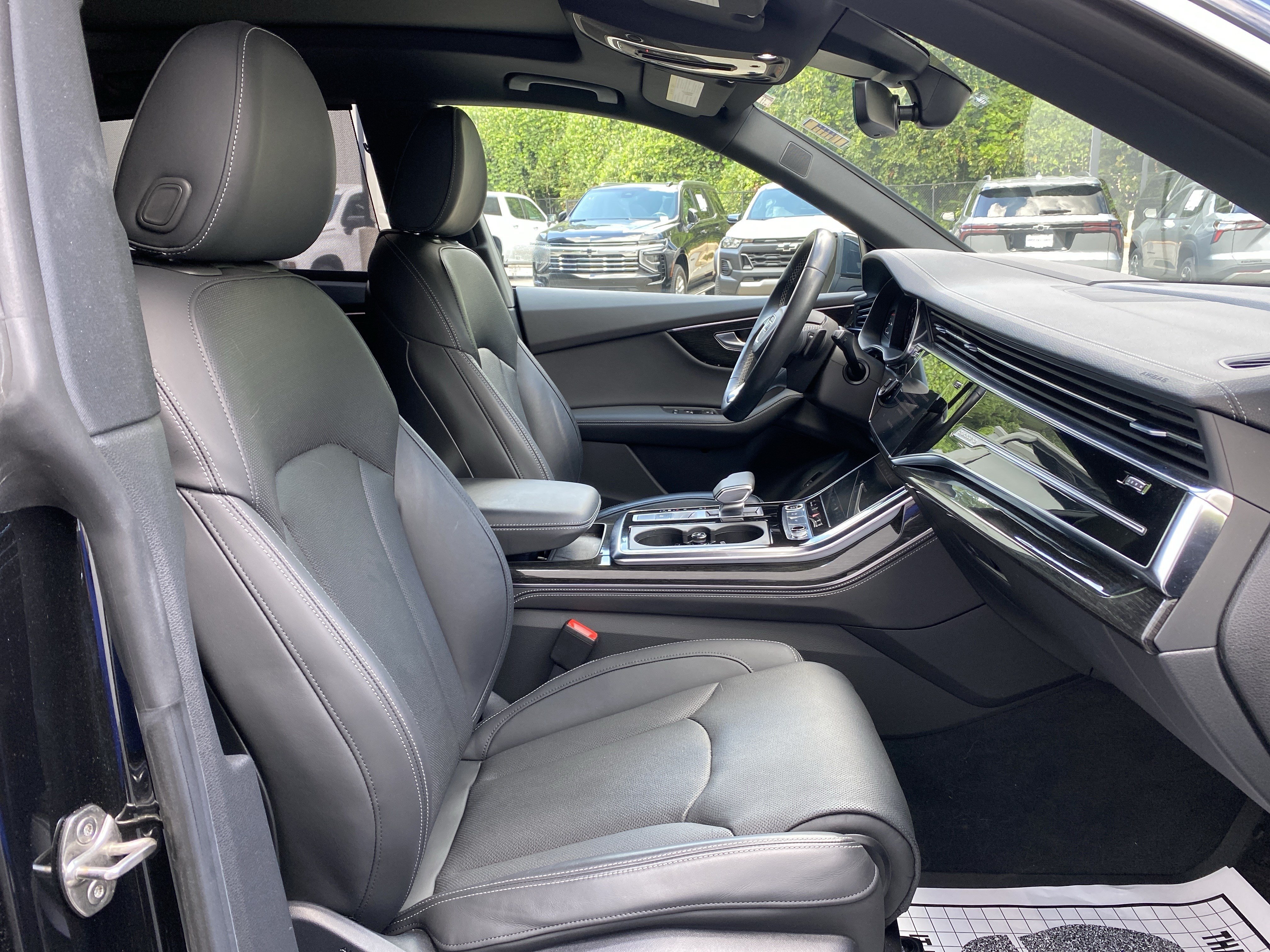 Used 2024 Audi Q8 Prestige AWD/4WD image 35