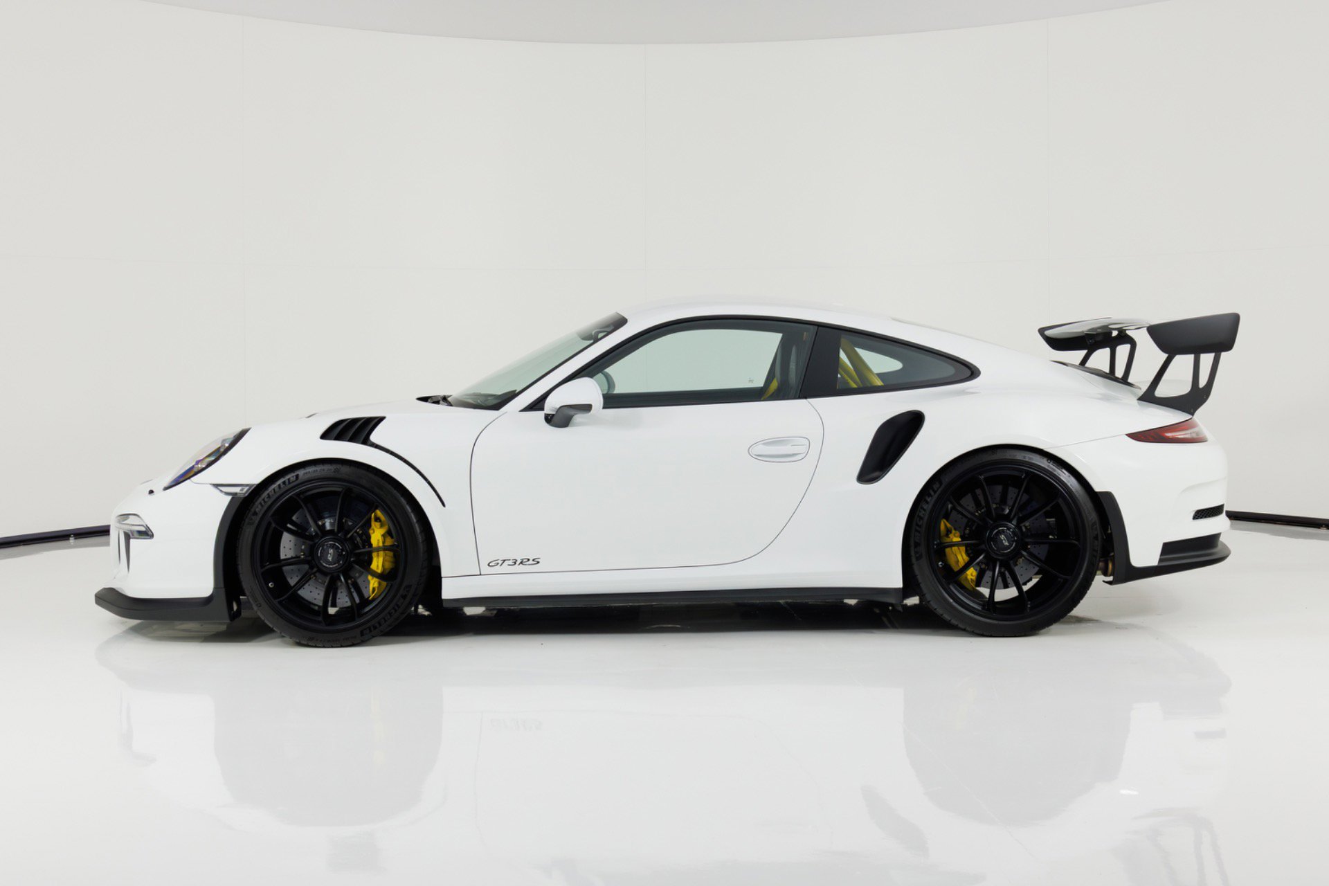 Used 2016 Porsche 911 GT3 RS image 6