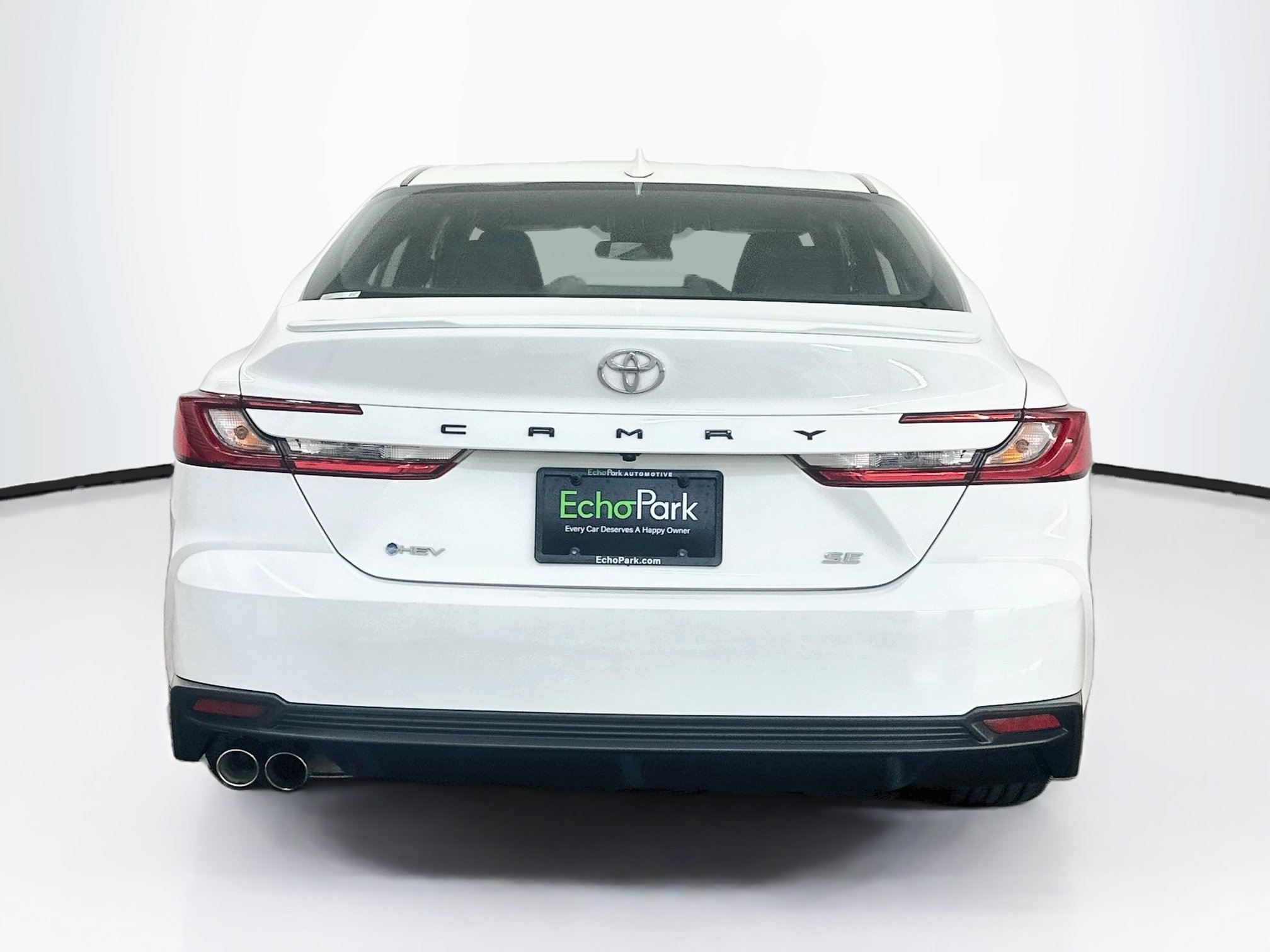 Used 2025 Toyota Camry SE FWD image 7