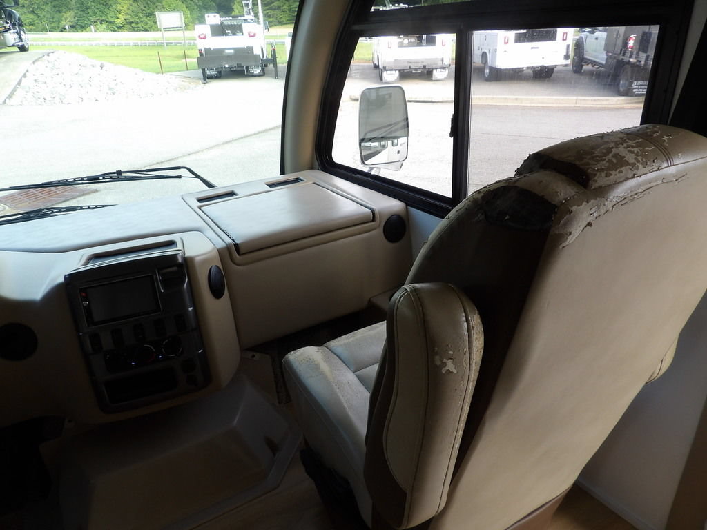 Used 2017 Ford E-450 and Econoline 450 Super Duty w/ A/C Prep Package RWD image 22