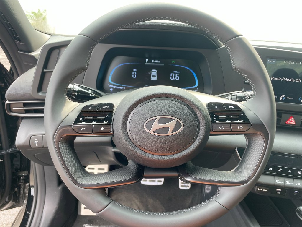 Used 2025 Hyundai Elantra Sport FWD image 41