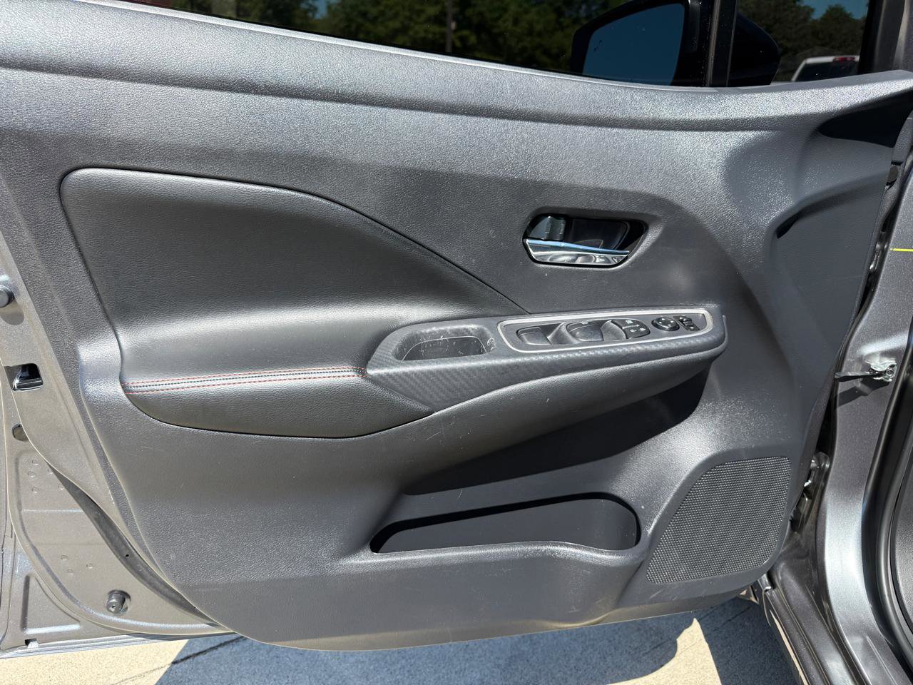 Used 2025 Nissan Versa SR w/ Trunk Package image 7