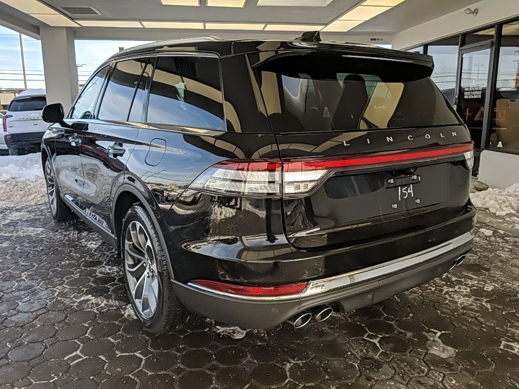 Used 2025 Lincoln Aviator Reserve w/ Illumination Package image 8