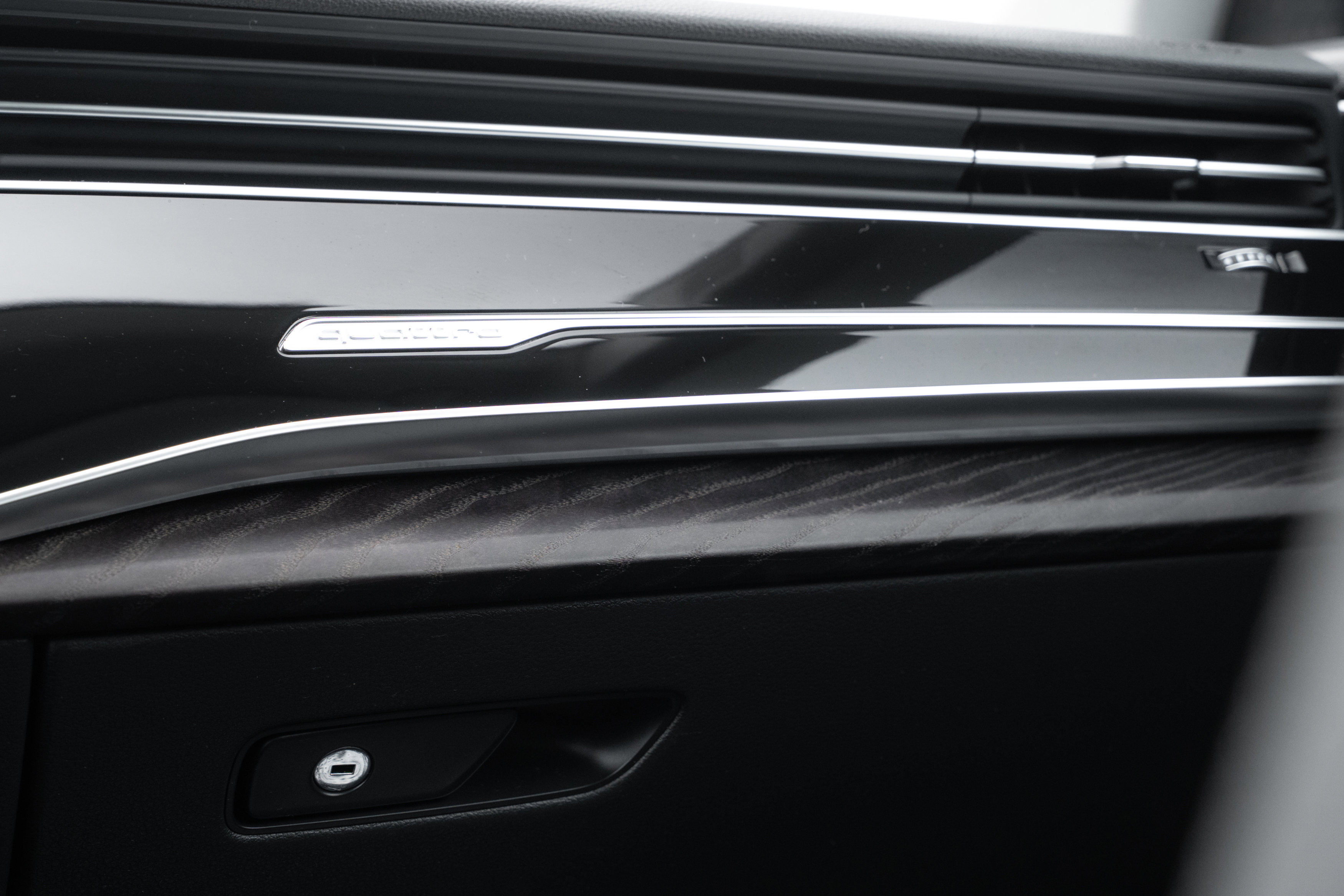 Certified 2022 Audi Q8 Premium Plus w/ Premium Plus Package image 15