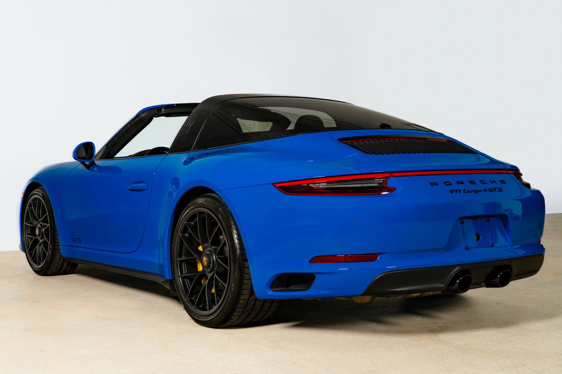 Used 2018 Porsche 911 Targa 4 GTS image 10