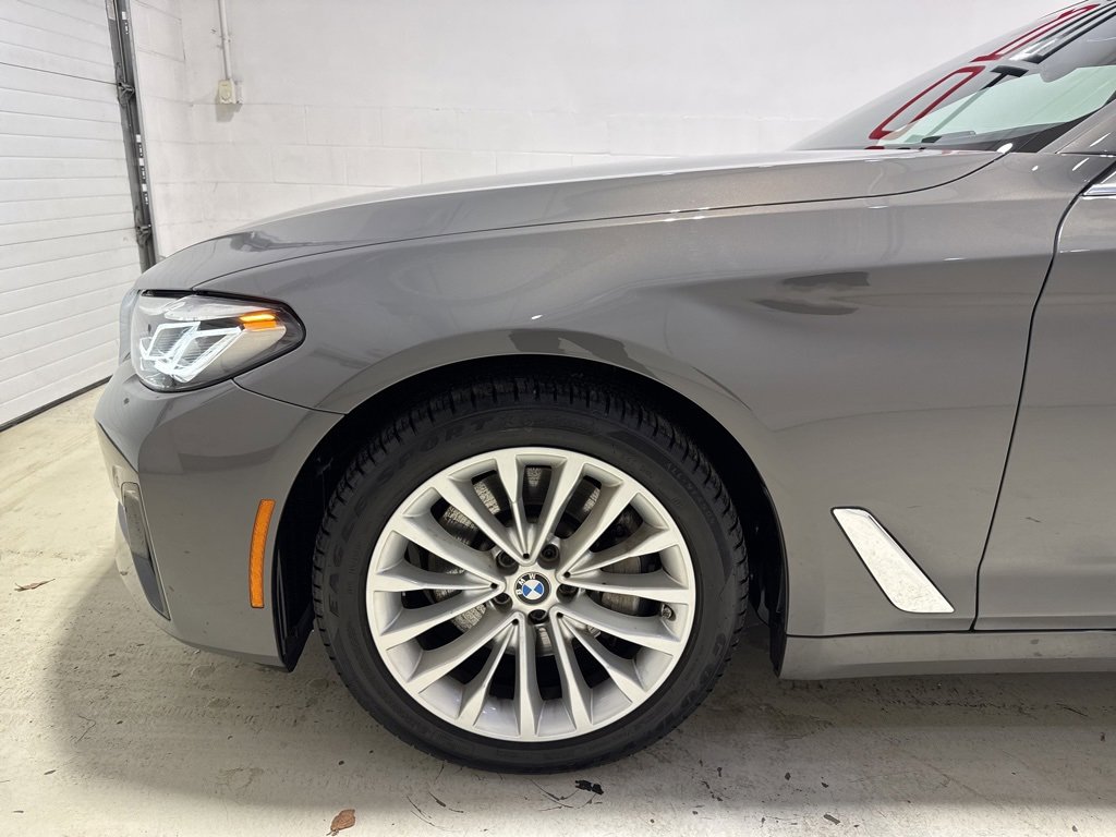 Used 2022 BMW 530i xDrive w/ Premium Package image 7