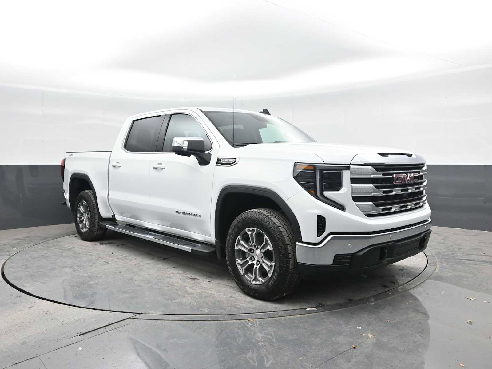 New 2026 GMC Sierra 1500 SLE image 6