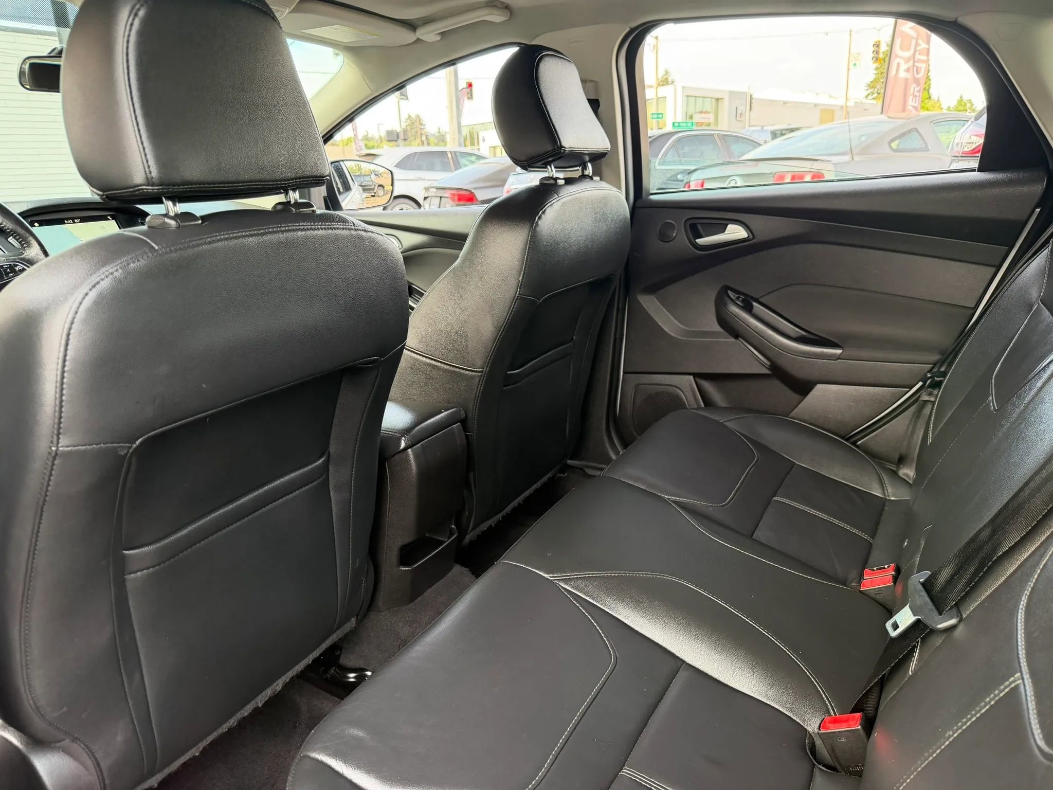 Used 2017 Ford Focus Titanium FWD image 18
