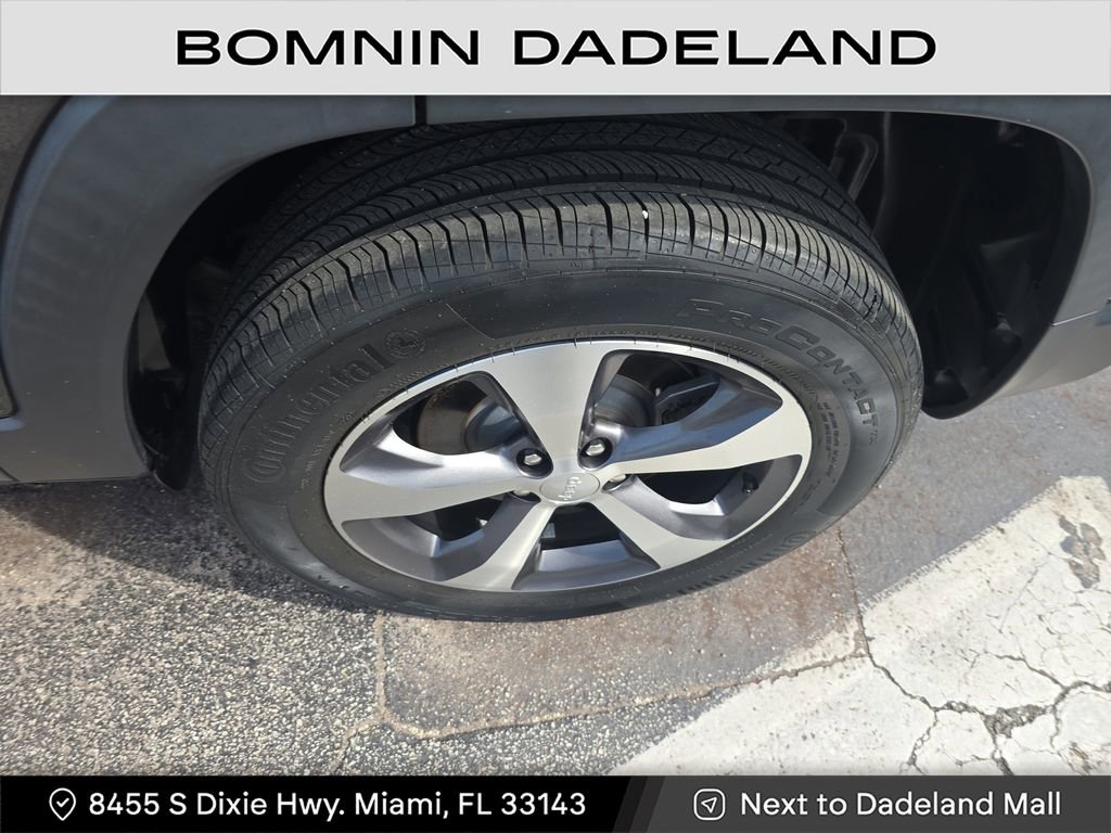 Used 2022 Jeep Cherokee Limited image 11