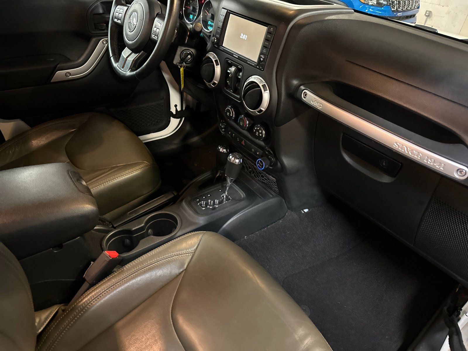 Used 2016 Jeep Wrangler Unlimited Sahara w/ Max Tow Package AWD/4WD image 15