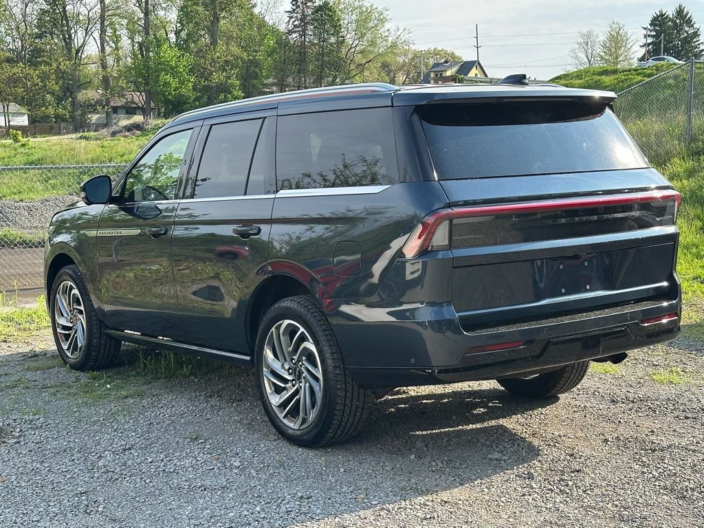 New 2025 Lincoln Navigator Reserve AWD/4WD image 33