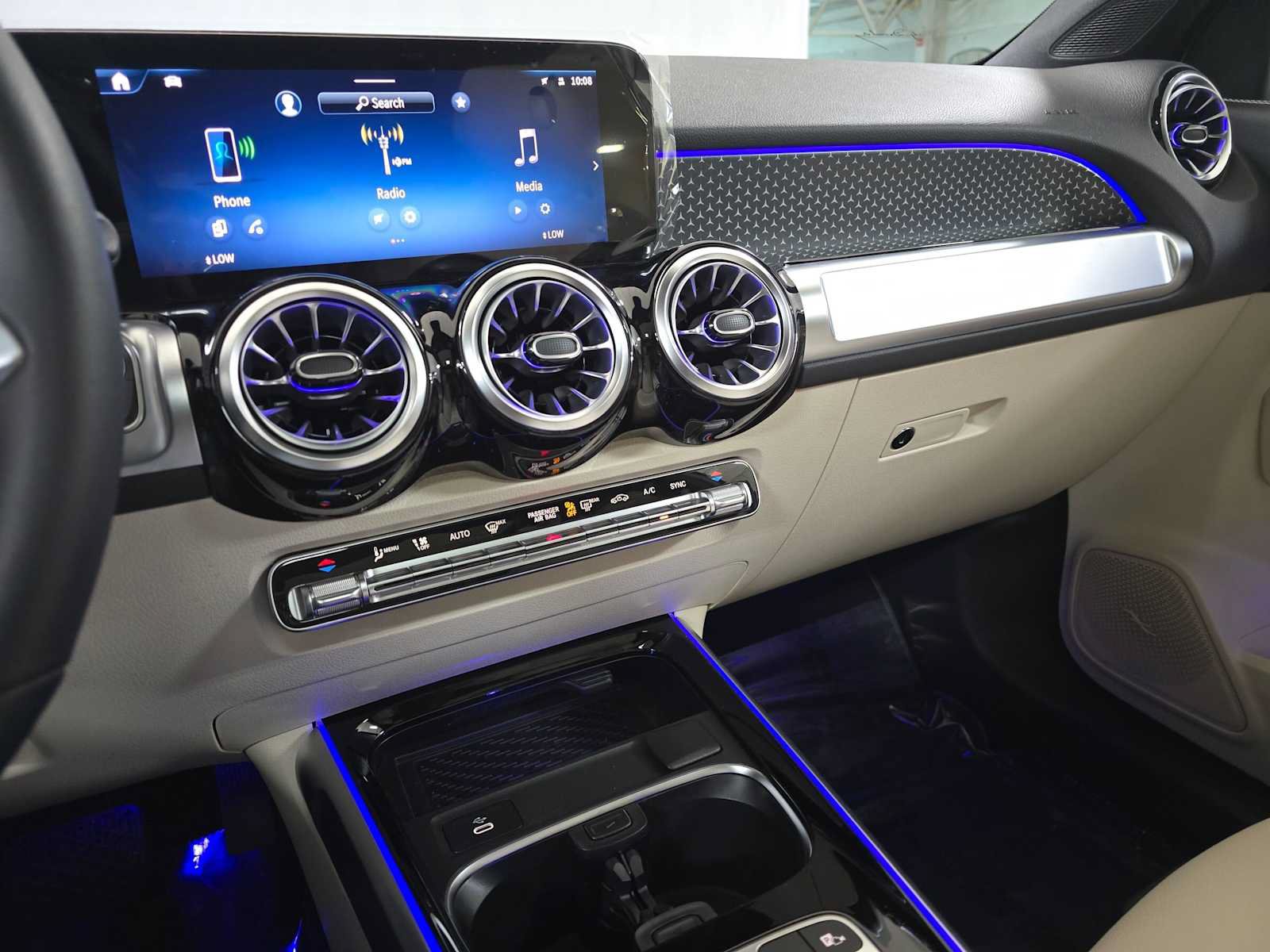 Certified 2026 Mercedes-Benz GLB 250 4MATIC image 33