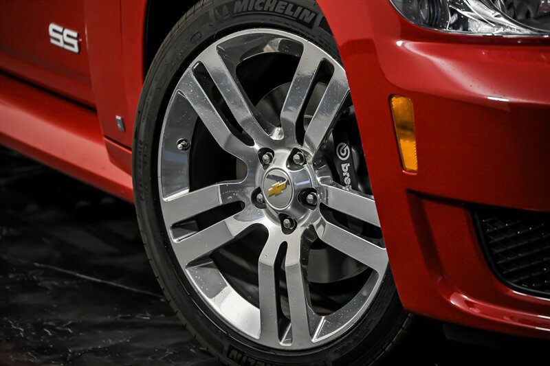 Used 2009 Chevrolet HHR SS w/ Performance Package FWD image 3