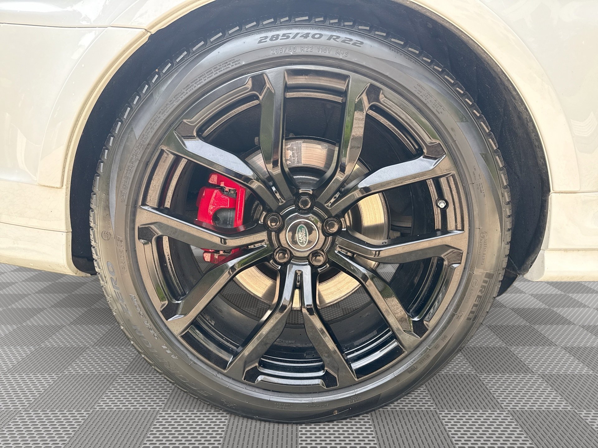 Used 2019 Land Rover Range Rover Sport SVR AWD/4WD image 30