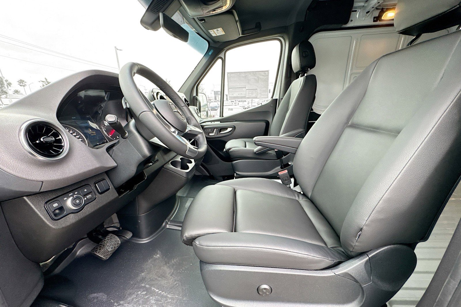 New 2025 Mercedes-Benz Sprinter 2500 image 18