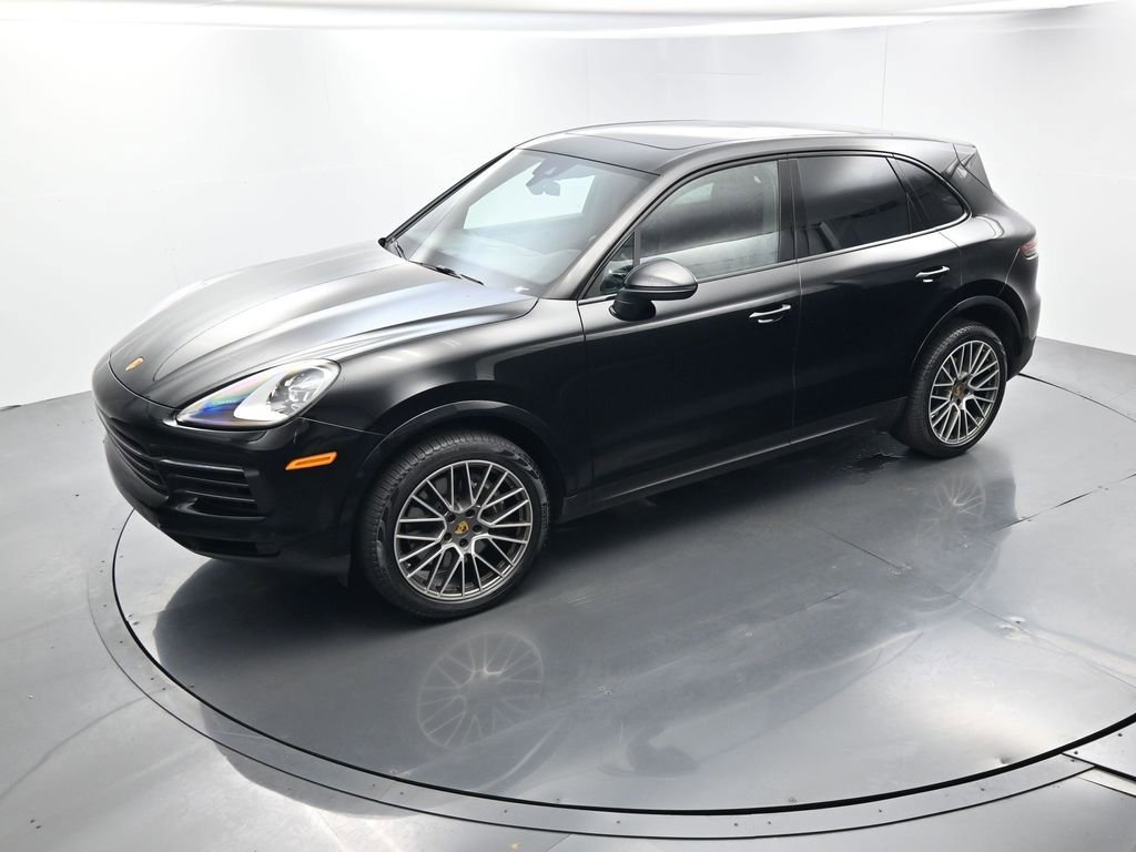Certified 2023 Porsche Cayenne Platinum Edition image 32
