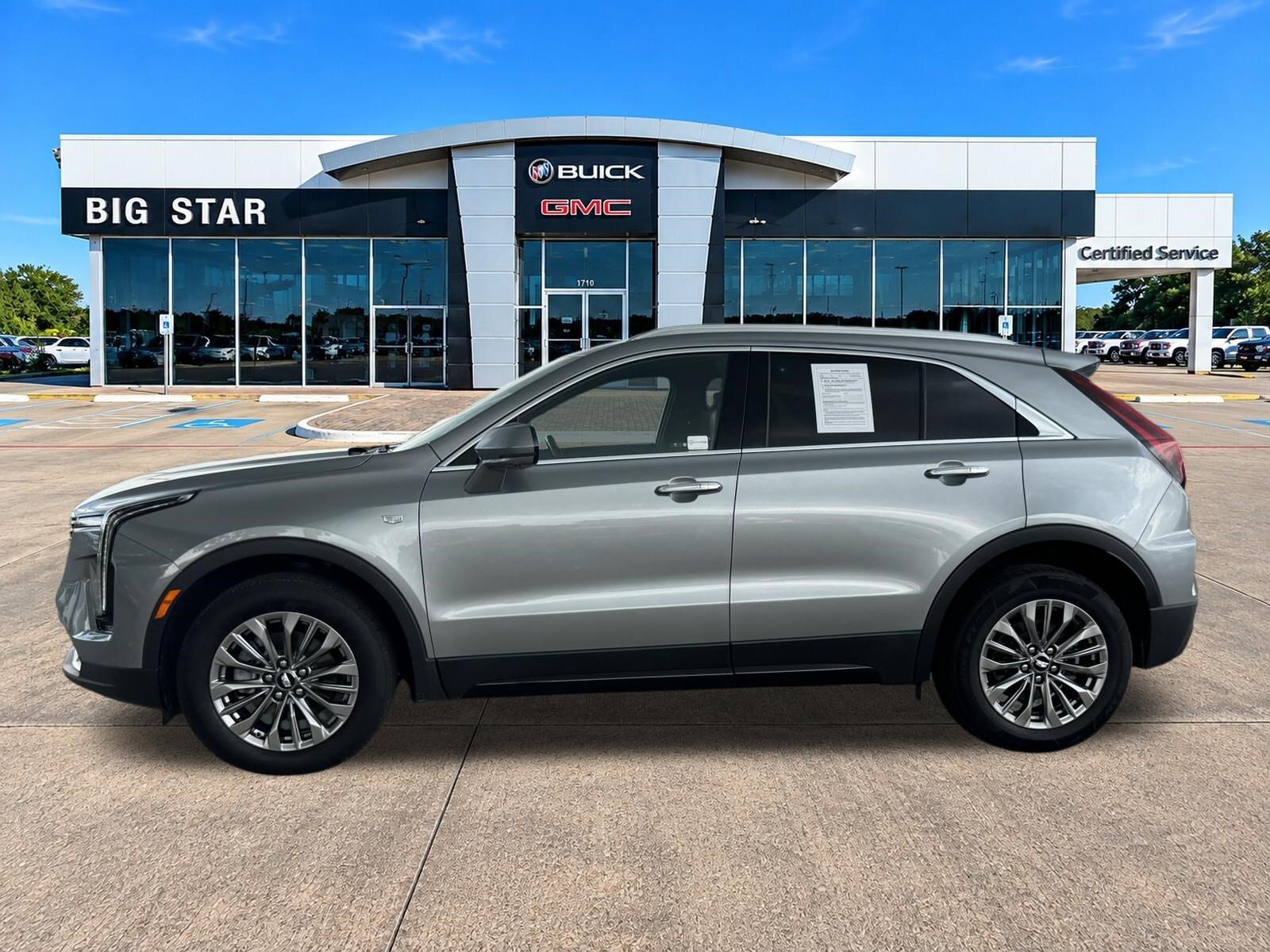 Used 2025 Cadillac XT4 Premium Luxury FWD image 3
