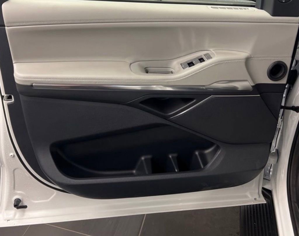 New 2026 Lincoln Navigator Premiere AWD/4WD image 23