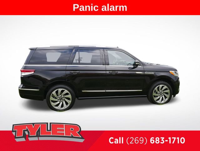Used 2022 Lincoln Navigator Reserve image 9