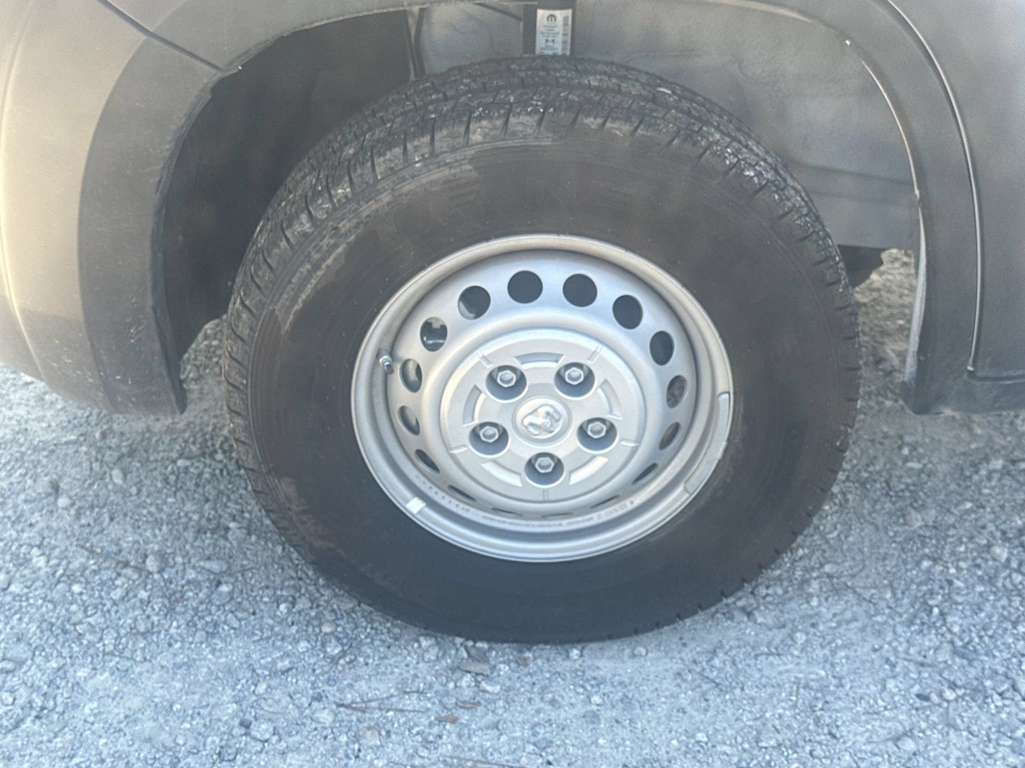 Used 2025 RAM ProMaster 2500 w/ Safety Group FWD image 11
