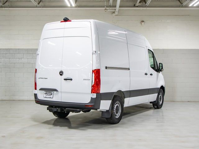 Used 2025 Mercedes-Benz Sprinter 2500 image 5
