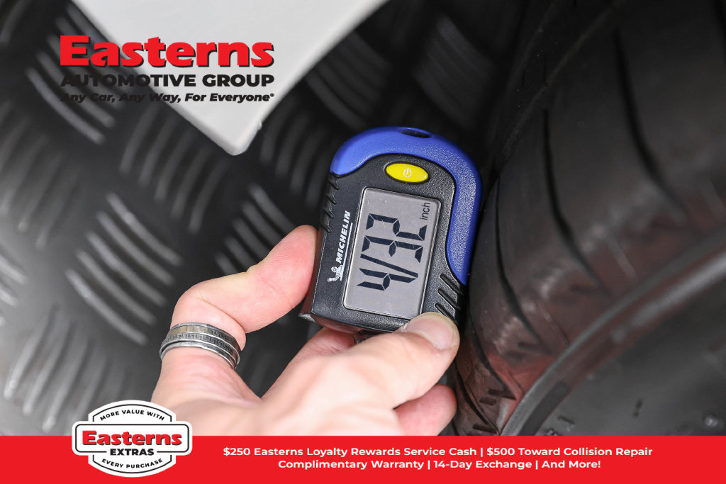 Used 2025 Nissan Z Performance w/ Floor Mat Package RWD image 26