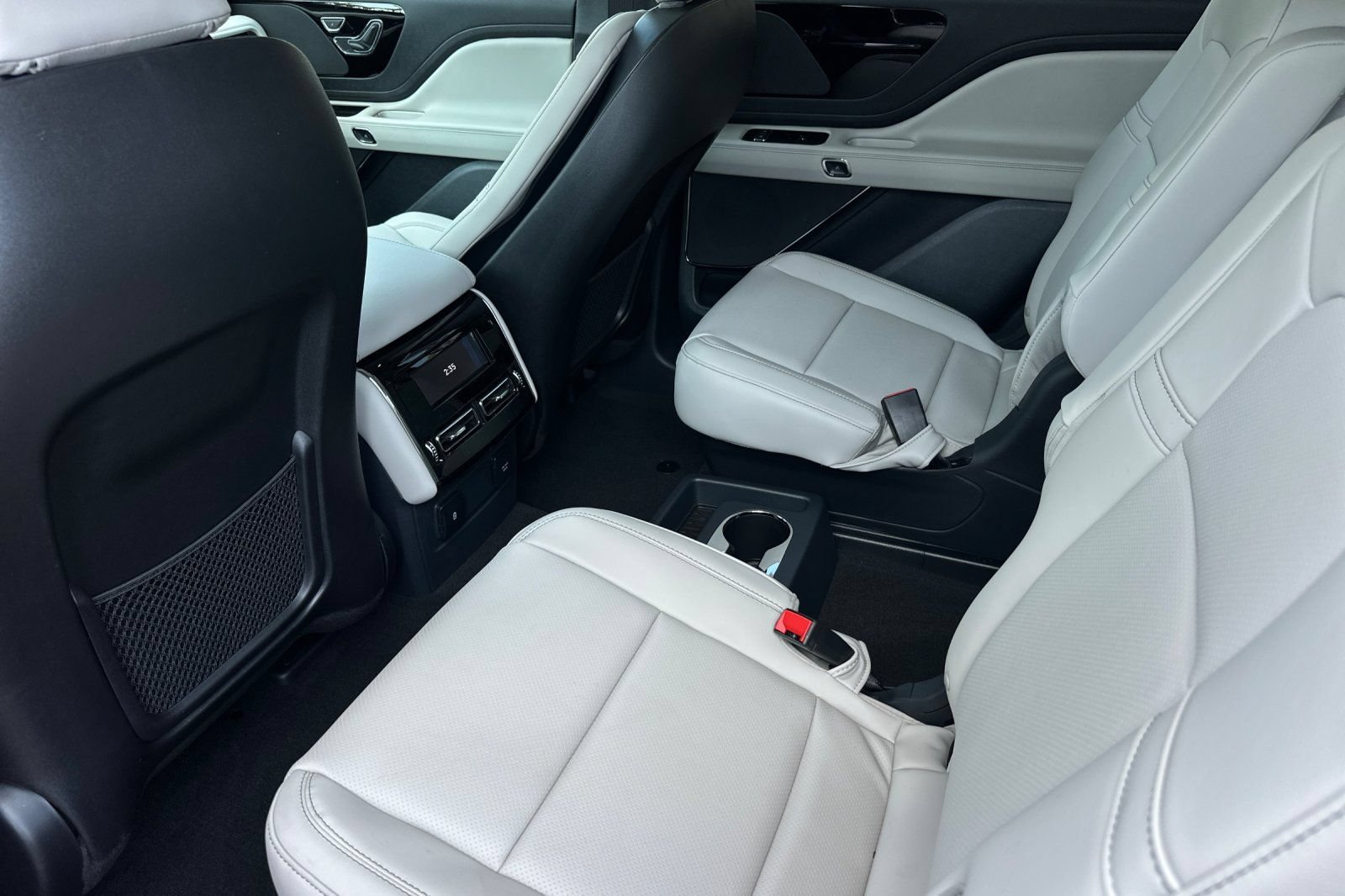 New 2026 Lincoln Aviator 2WD image 11