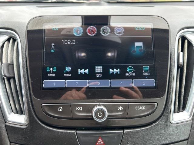 Used 2017 Chevrolet Malibu LT image 21