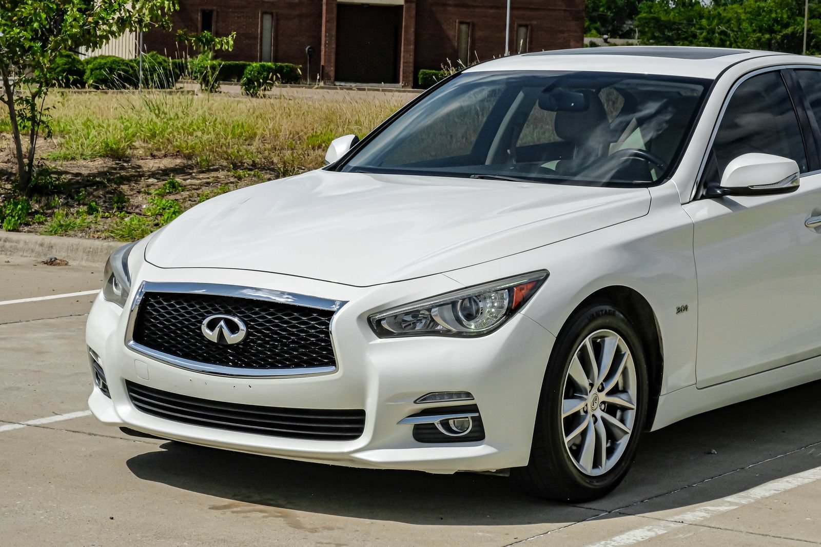 Used 2016 INFINITI Q50 3.0t Premium w/ Cargo Package RWD image 8