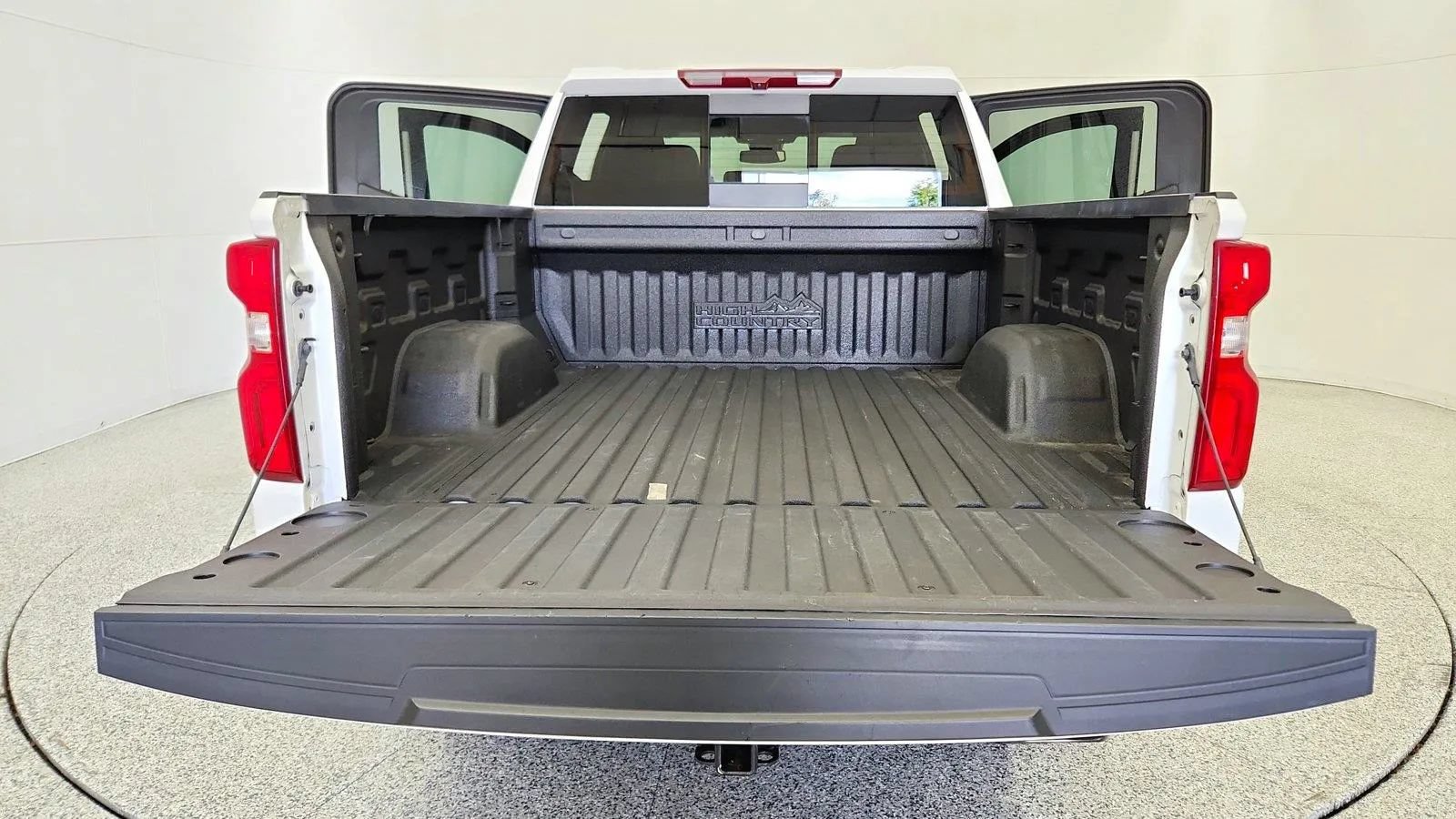 Used 2023 Chevrolet Silverado 1500 High Country w/ High Country Premium Package AWD/4WD image 41