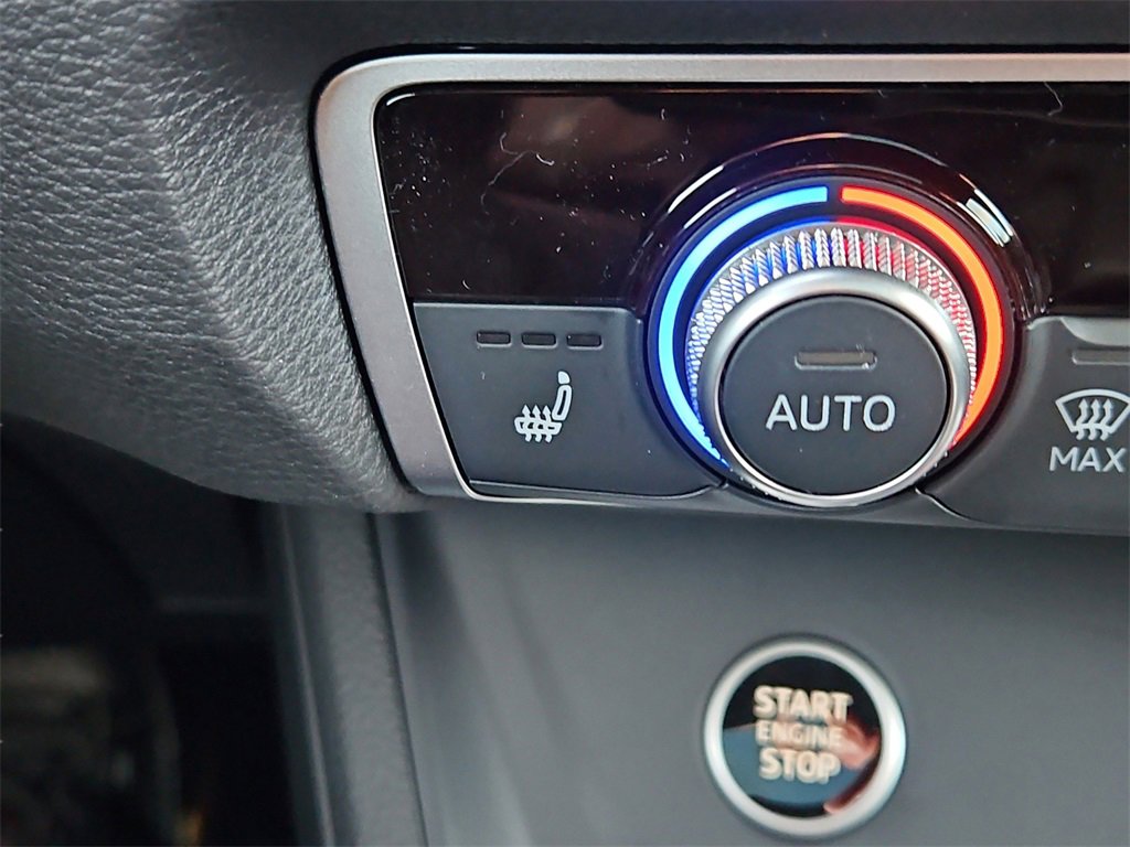 New 2025 Audi Q3 2.0T Premium image 14