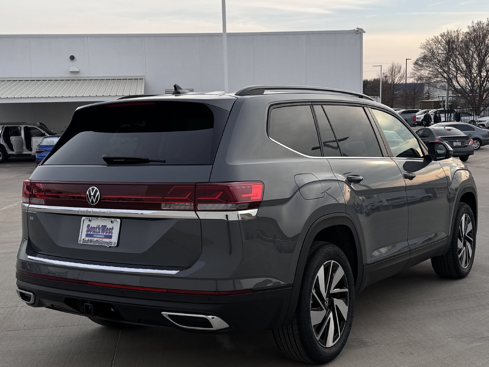 New 2026 Volkswagen Atlas SE FWD image 4