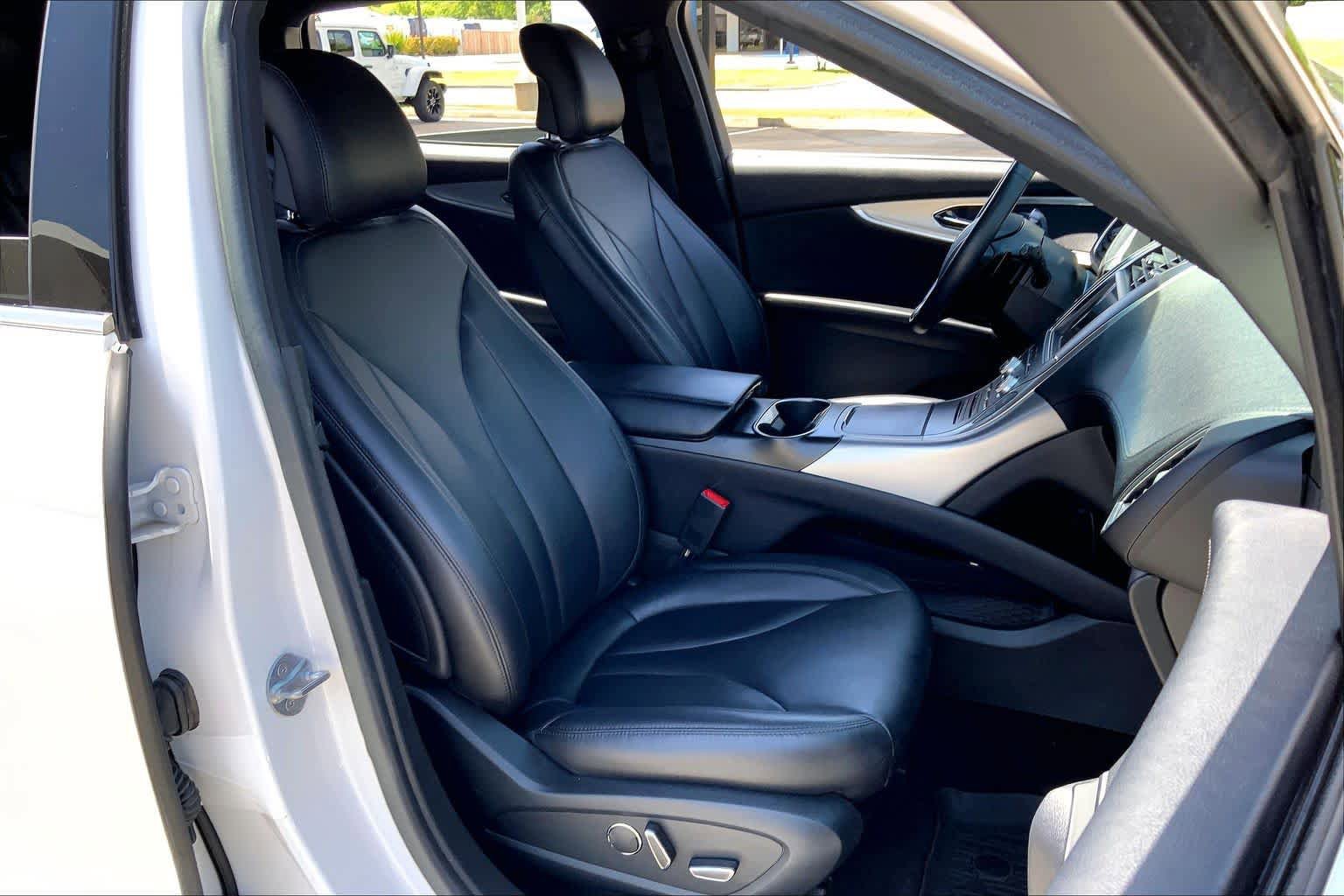 Used 2017 Lincoln MKX Premiere FWD image 9