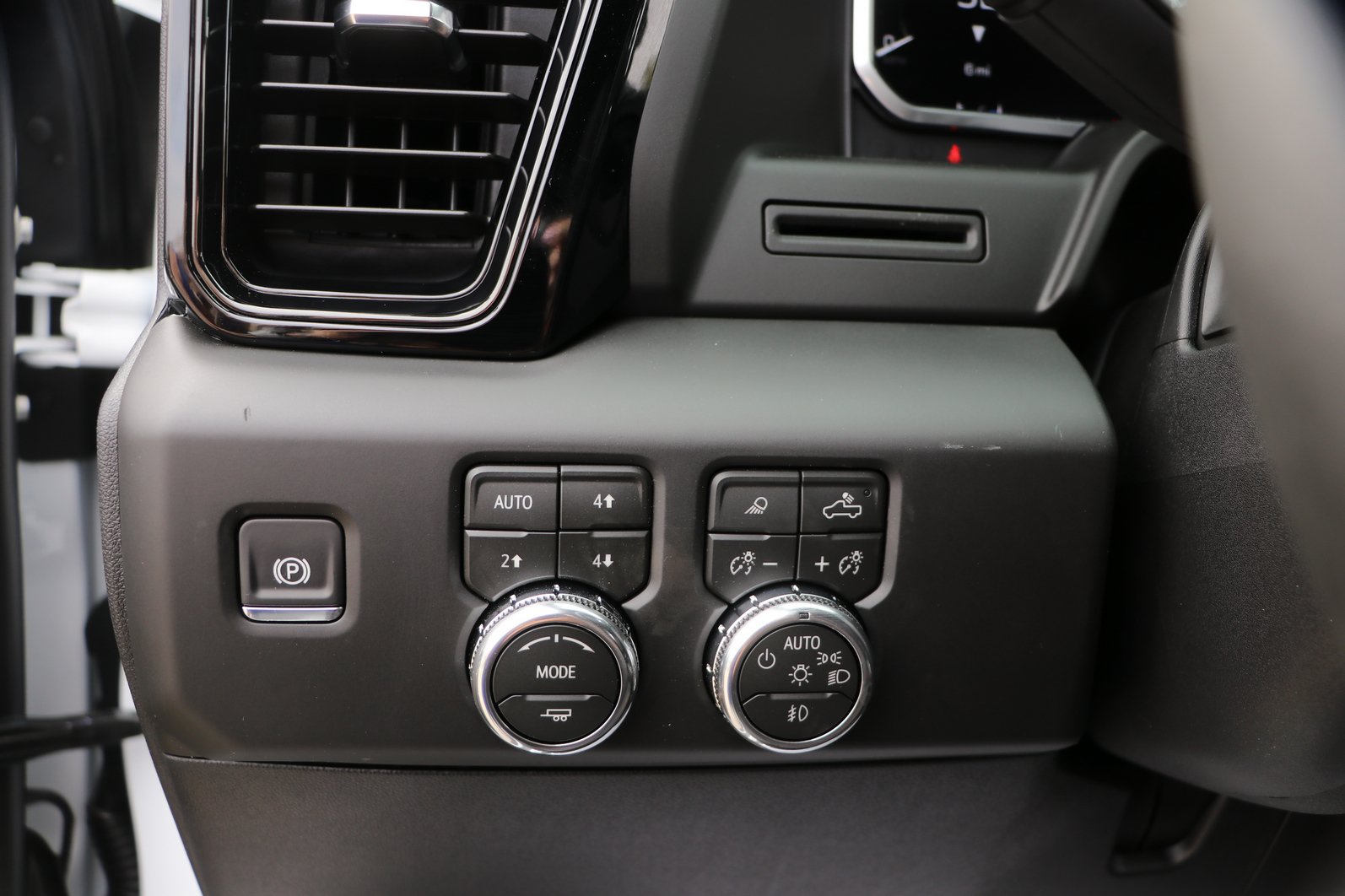 New 2026 GMC Sierra 2500 AT4 AWD/4WD image 12