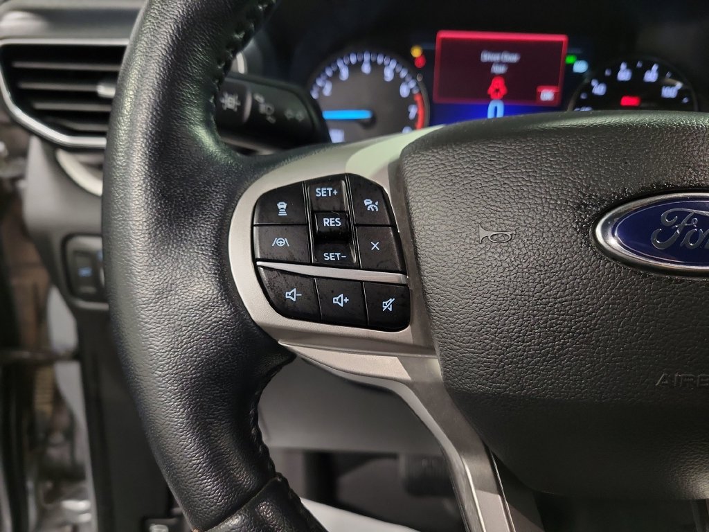 Used 2022 Ford Explorer XLT w/ Equipment Group 202A AWD/4WD image 24