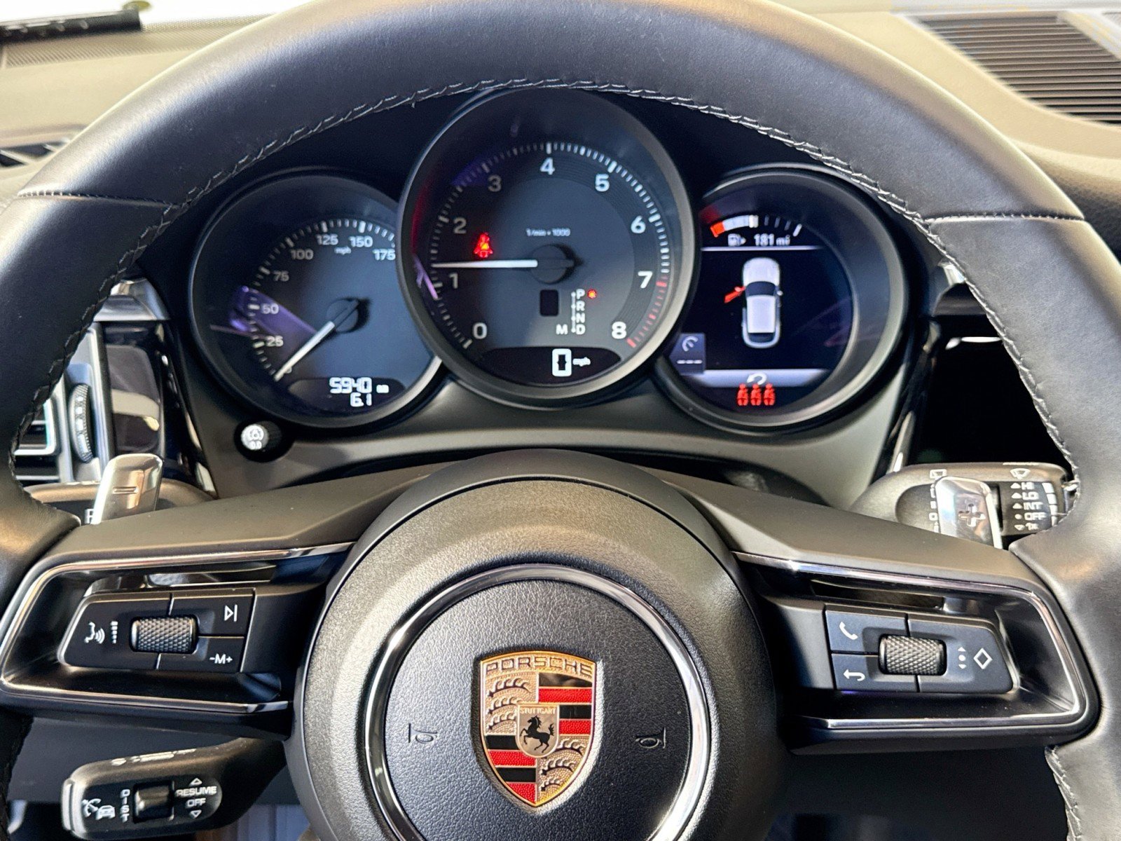 Certified 2025 Porsche Macan image 13