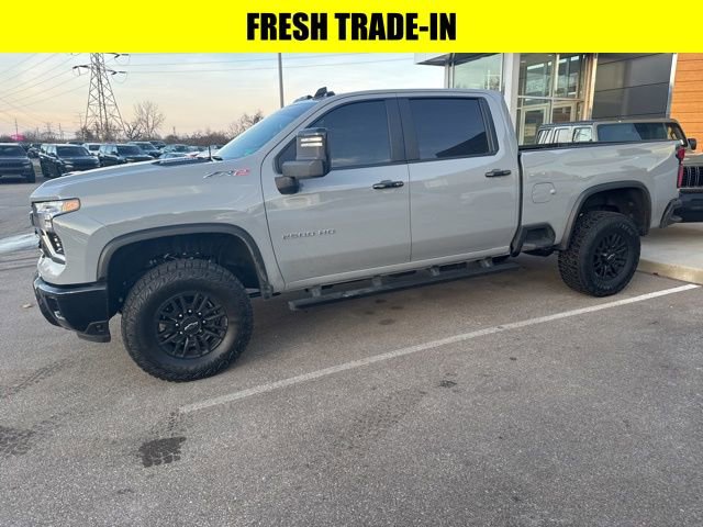 Used 2025 Chevrolet Silverado 2500 ZR2 w/ Technology Package image 1