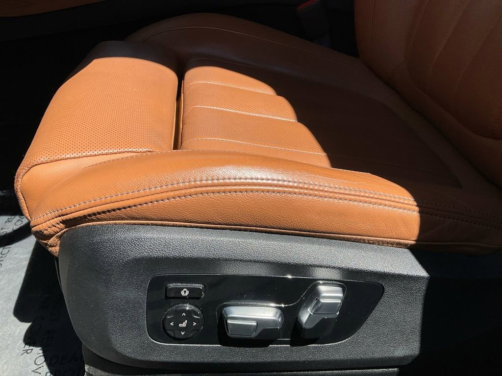 Used 2021 BMW X7 xDrive40i w/ M Sport Package image 13