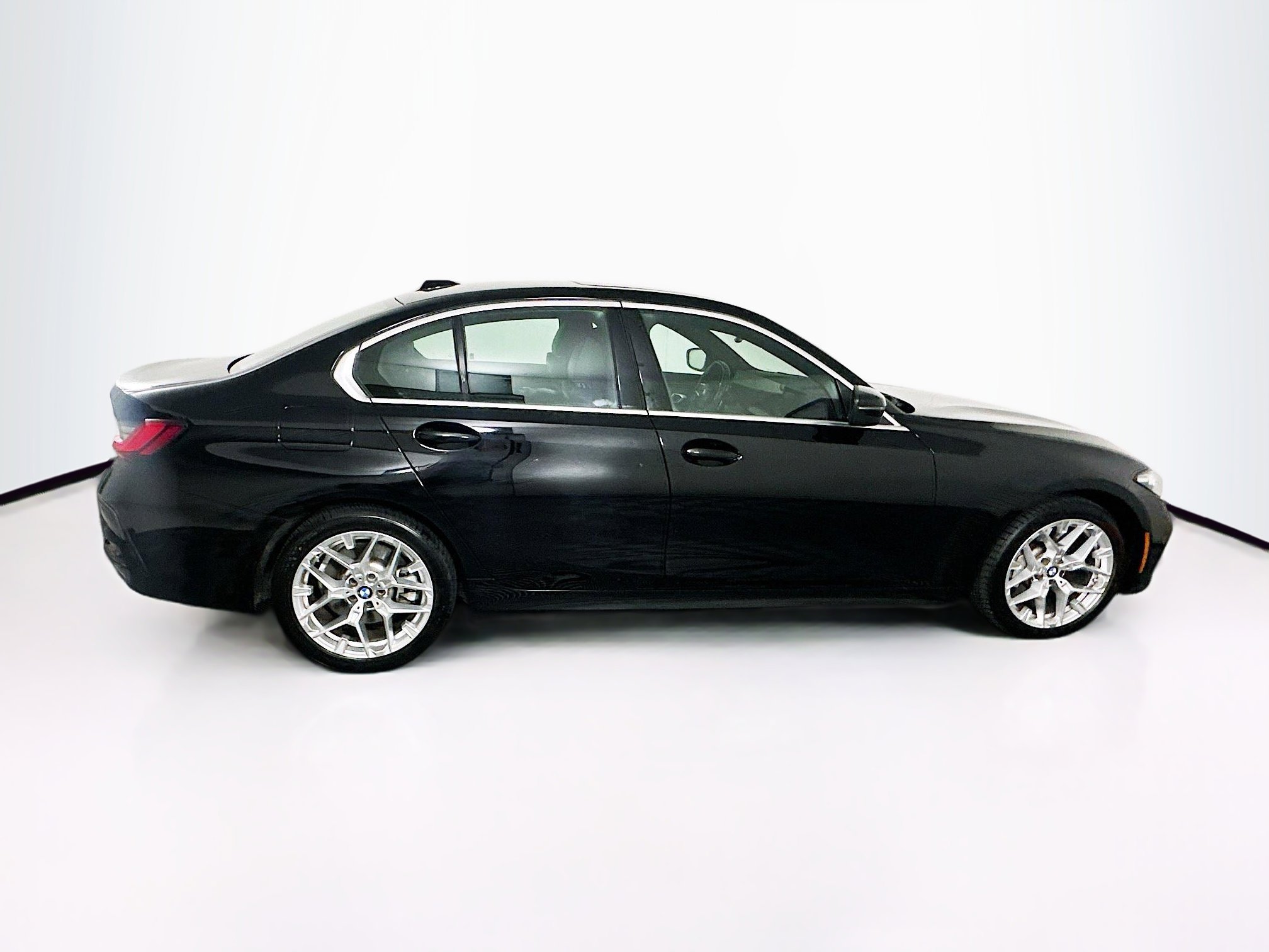 Used 2025 BMW 330i Sedan w/ Convenience Package image 10