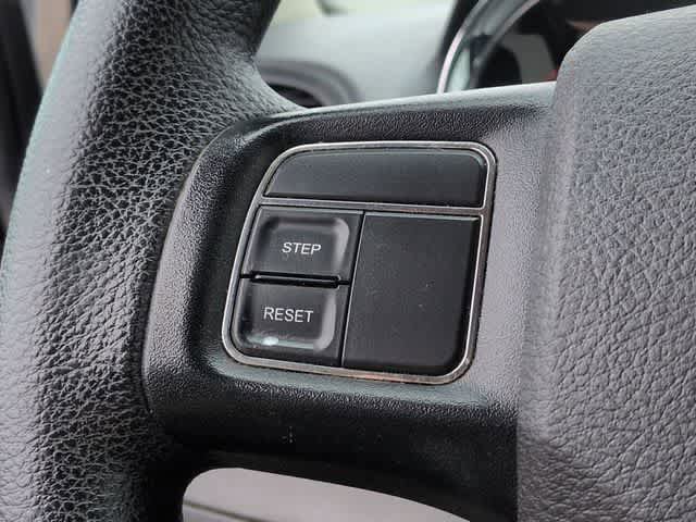 Used 2014 Dodge Grand Caravan SXT FWD image 24