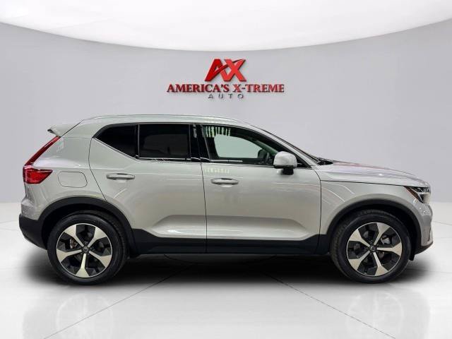 Used 2023 Volvo XC40 B5 Plus w/ Driver Assist Package AWD/4WD image 9
