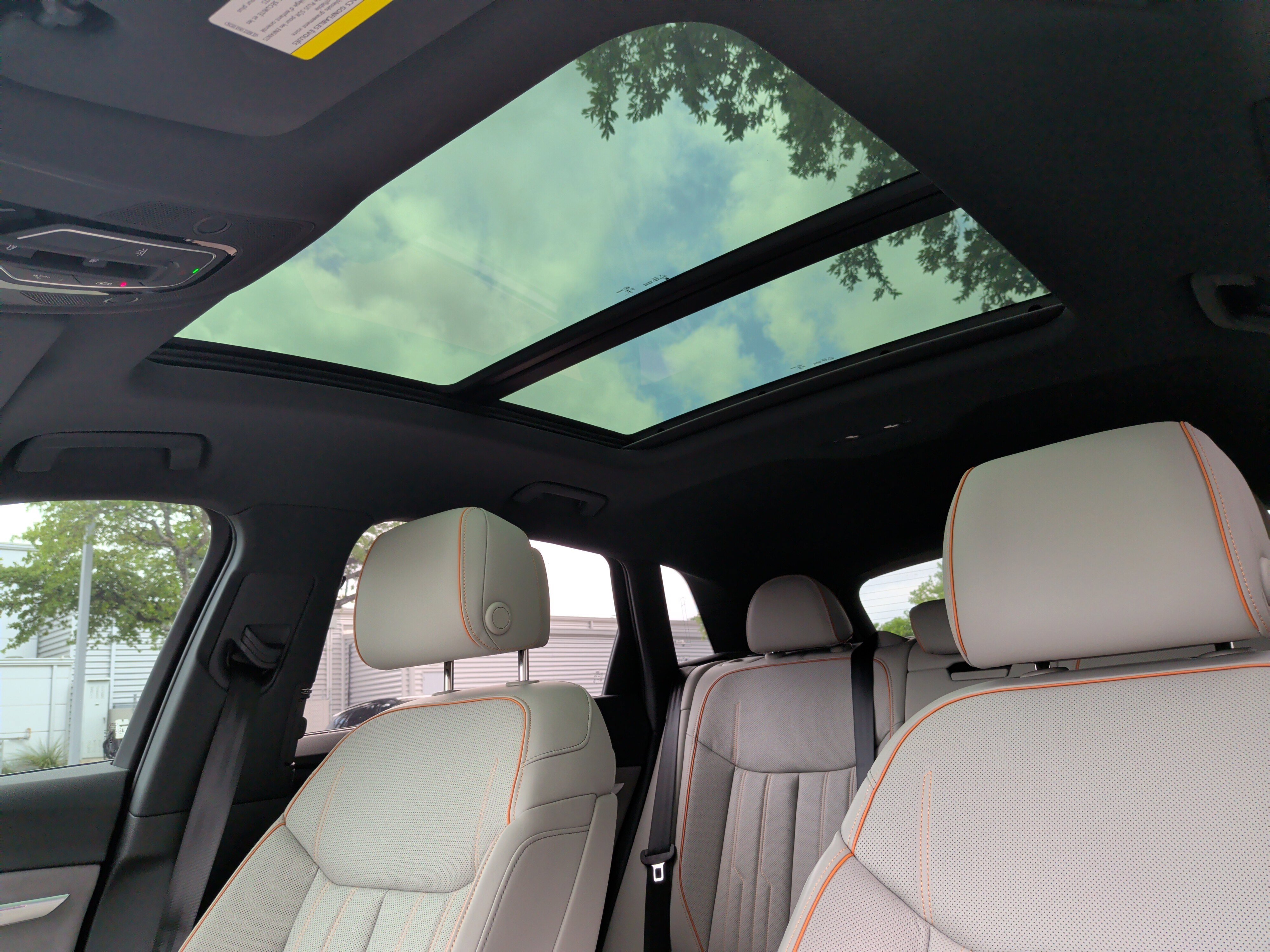 Used 2024 Audi Q8 e-tron Prestige w/ Prestige Package image 32